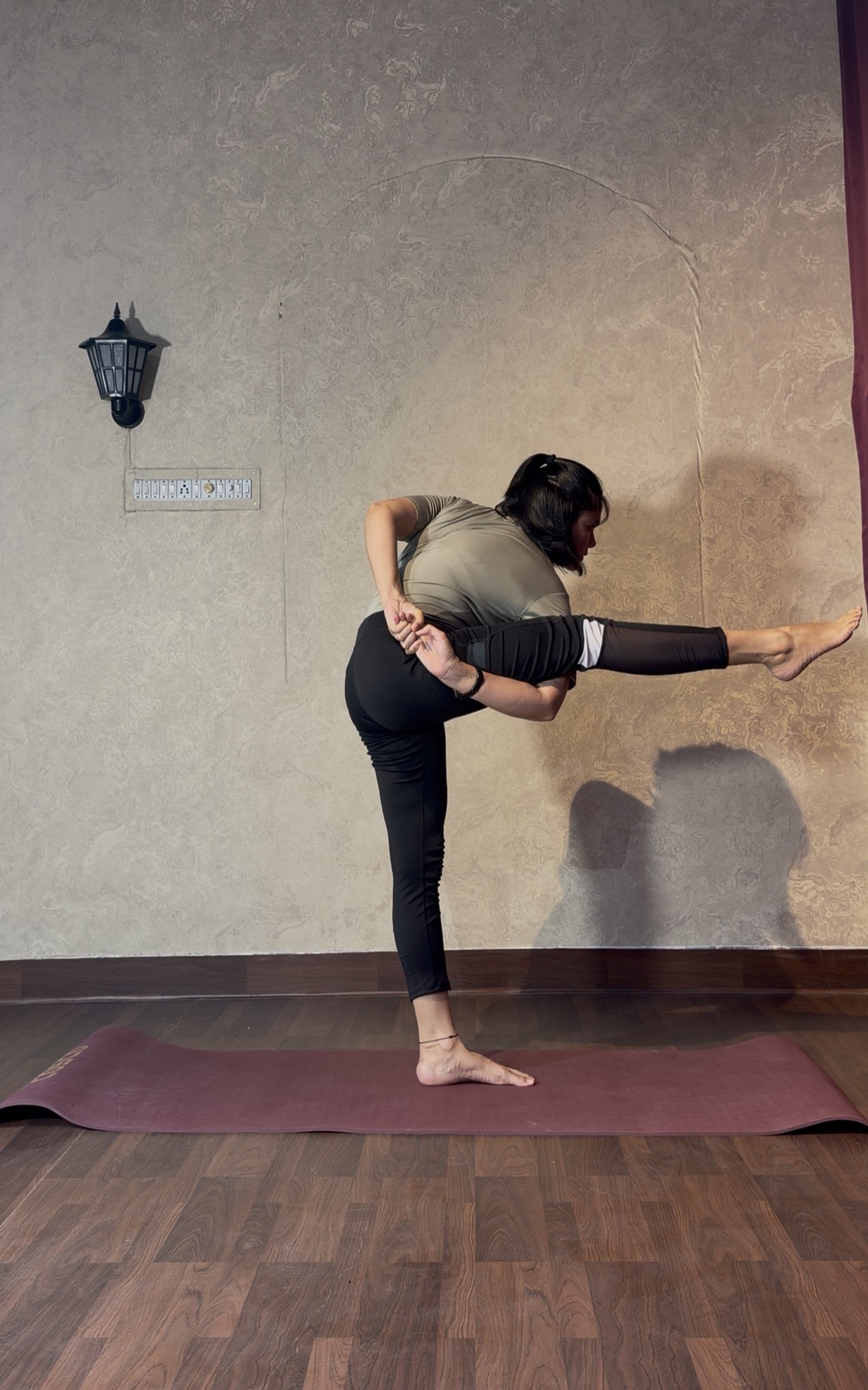Priya demonstrating Utthita Hasta
